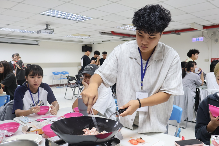 自己的晚餐自己煮