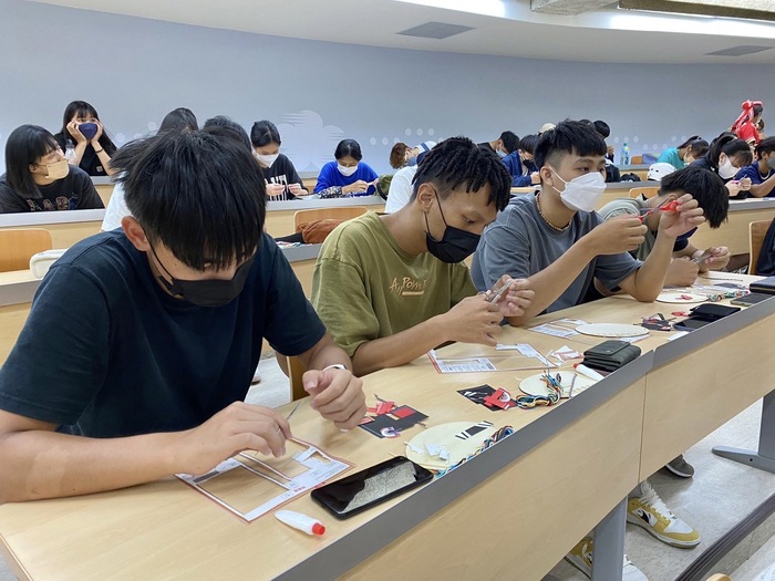 認真的製作過程