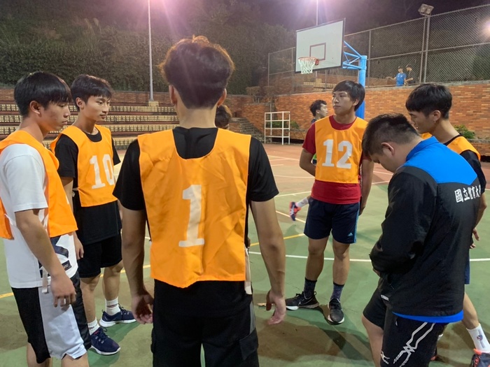 學長場邊技術指導